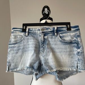Kancan denim blue jean shorts size 30 fray raw hem